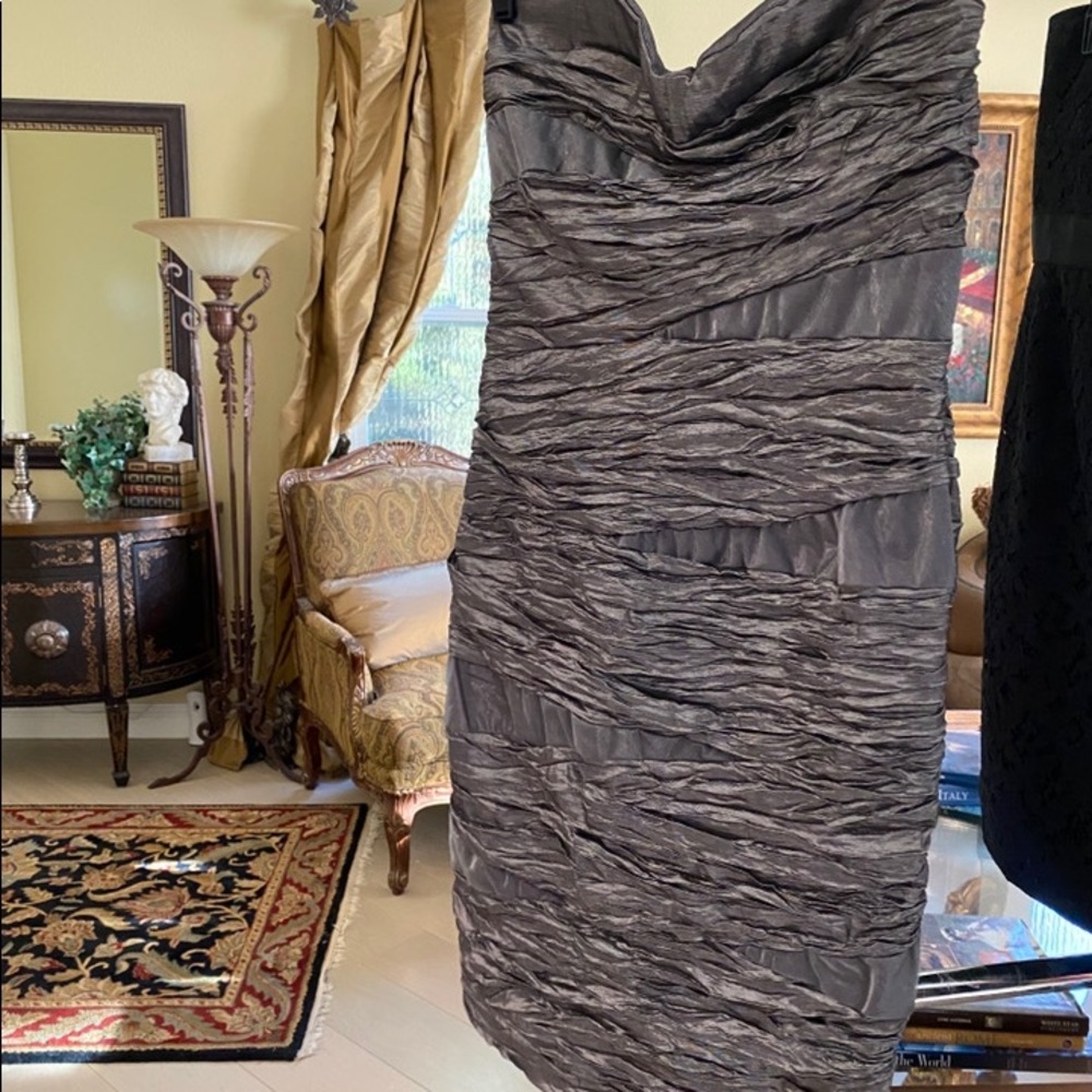 Dresses - Picture 9 of 15